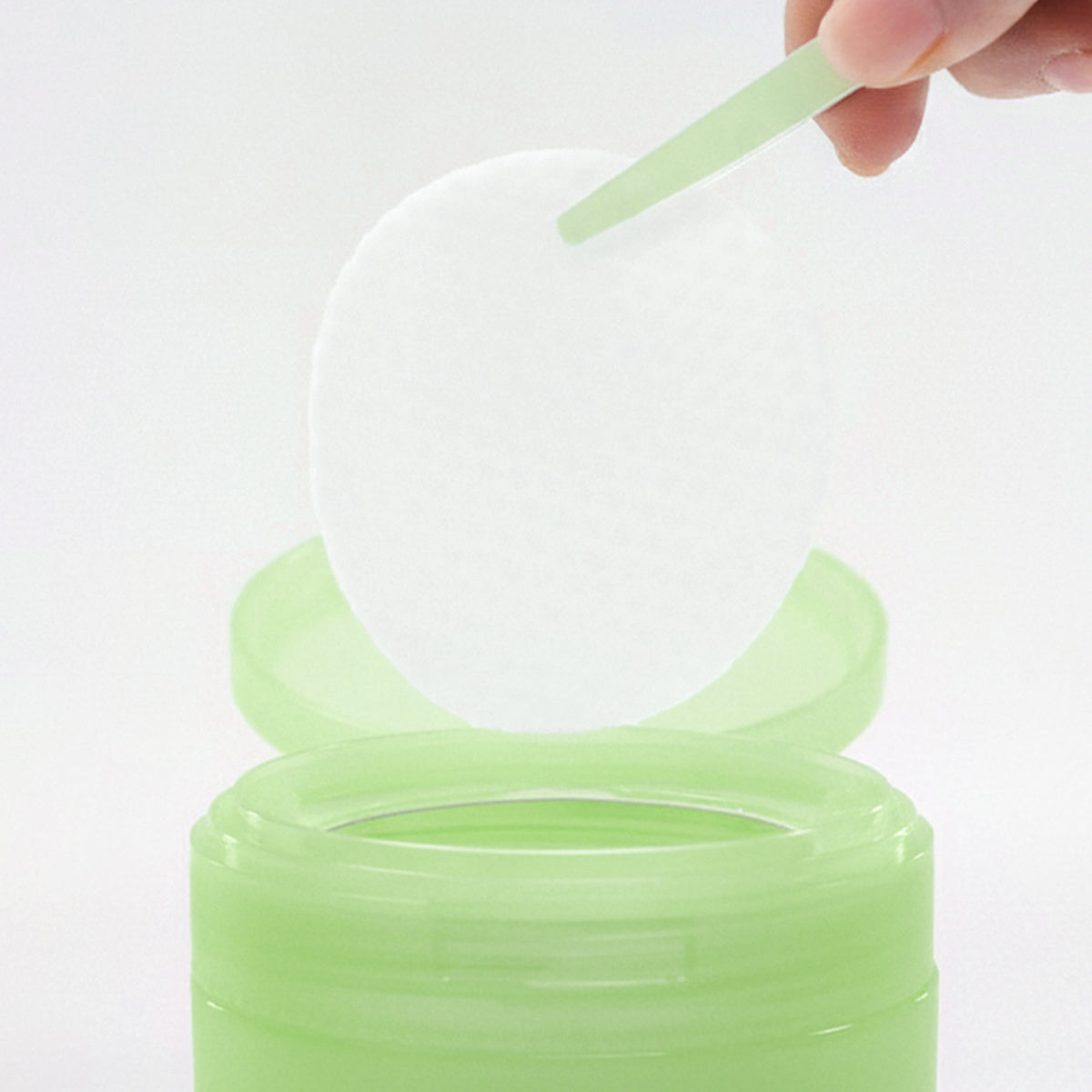 glowiest Daily Rituals Centella + Heartleaf + AHA/PHA Peeling Pad